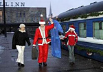 Дед Мороз на вокзале в Таллинне