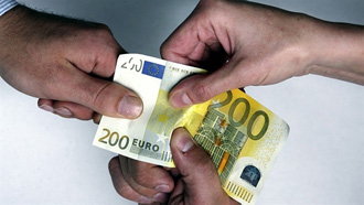 Минимальный размер зарплаты вырос до 290 евро в месяц