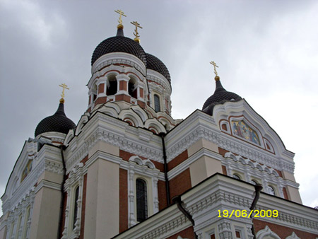 В этом красивейшем православном храме в Таллине начинал свою службу Патриарх Алексий II