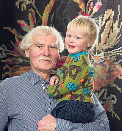  Маленький Йоханнес и дедушка Юри Куус­кемаа — большие друзья. фото: Тоомас Туул